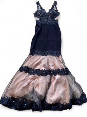 May Queen Couture 1423 Black Champagne Illusion Lace Trumpet Gown Size 6 Formal